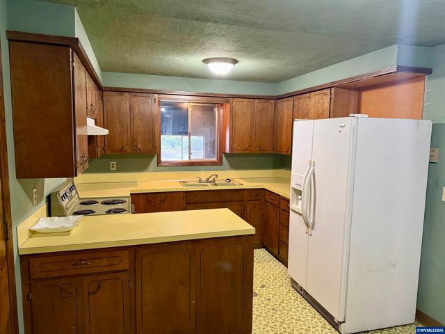 4725 Glenallen Ct NE, Salem, OR 97305