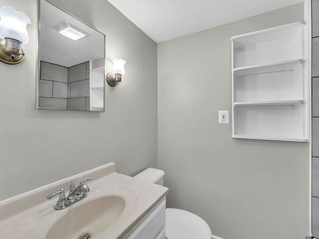 1820 Tomahawk Trail, Round Lake Heights, IL 60073