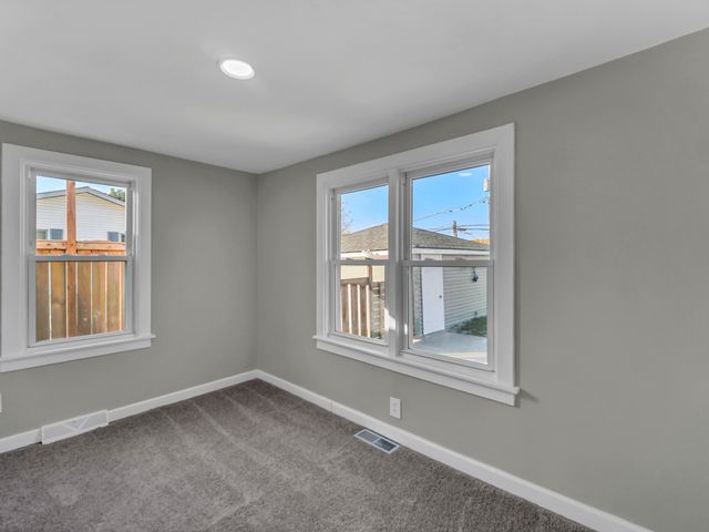 1820 Tomahawk Trail, Round Lake Heights, IL 60073