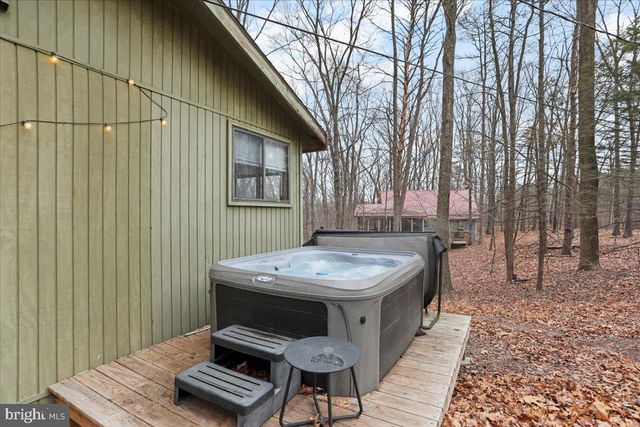 20 SHAWNEE TRAIL, Hedgesville, WV 25427