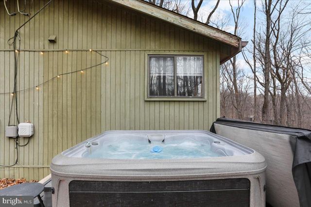 20 SHAWNEE TRAIL, Hedgesville, WV 25427