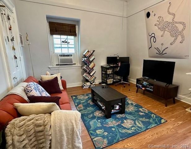 73 Lyon Street 3, New Haven, CT 06511