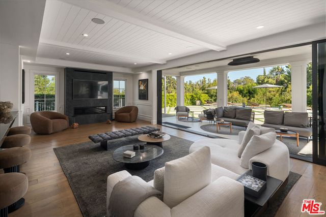 4639 Balboa Avenue, Encino, CA 91316