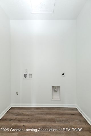 1429 Pierce Road, Lansing, MI 48910