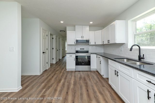 1429 Pierce Road, Lansing, MI 48910