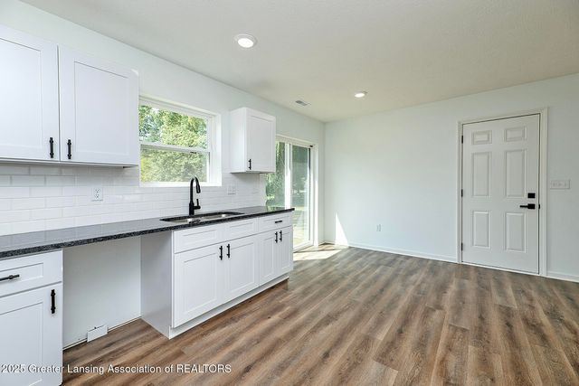 1429 Pierce Road, Lansing, MI 48910