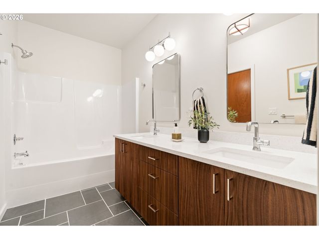 3105 Nw BLUE SKY Ln, Portland, OR 97229