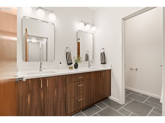 3105 Nw BLUE SKY Ln, Portland, OR 97229