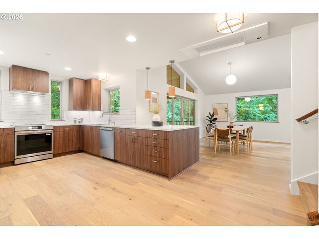 3105 Nw BLUE SKY Ln, Portland, OR 97229