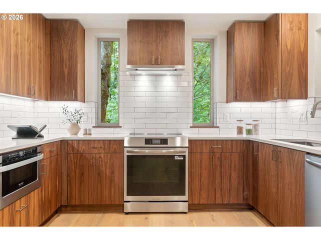 3105 Nw BLUE SKY Ln, Portland, OR 97229