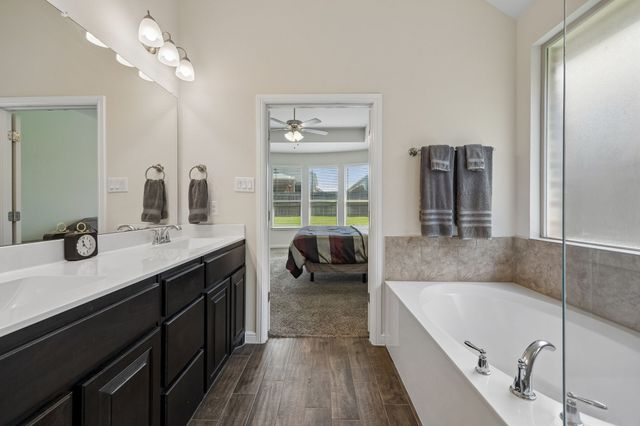 7829 Bella Way, Arlington, TX 76001