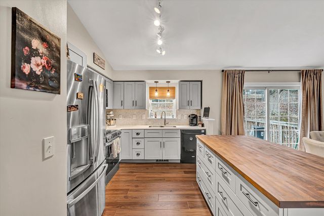 5181 Crumpacker DR, Roanoke, VA 24019