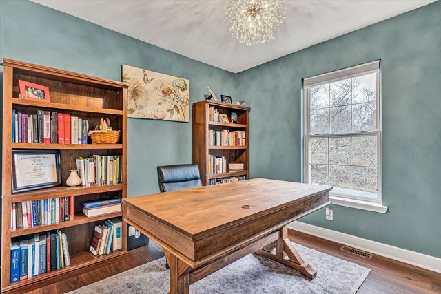 5181 Crumpacker DR, Roanoke, VA 24019