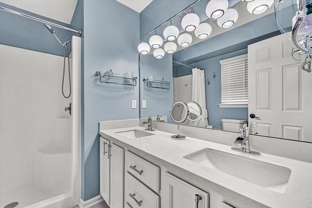 5181 Crumpacker DR, Roanoke, VA 24019