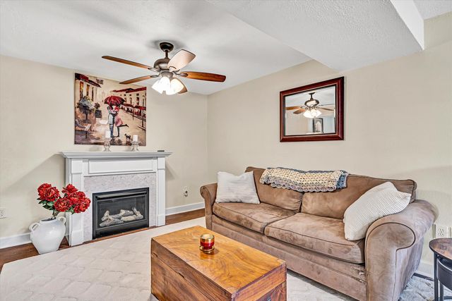 5181 Crumpacker DR, Roanoke, VA 24019