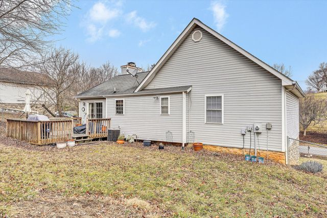 5181 Crumpacker DR, Roanoke, VA 24019