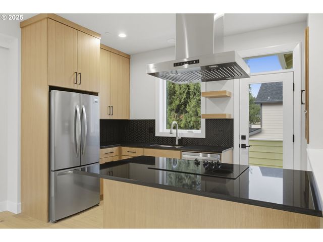 6900 Se Brooklyn St, Portland, OR 97206