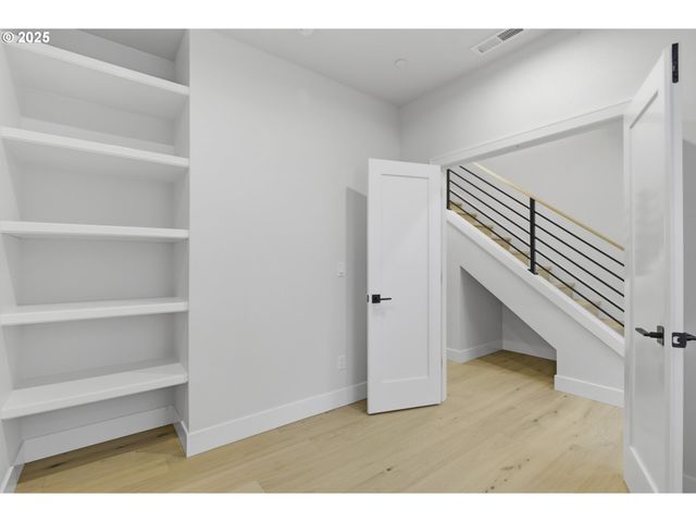 6900 Se Brooklyn St, Portland, OR 97206