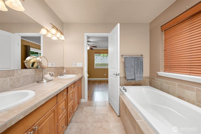 333 Lakeside Drive, Sedro Woolley, WA 98284