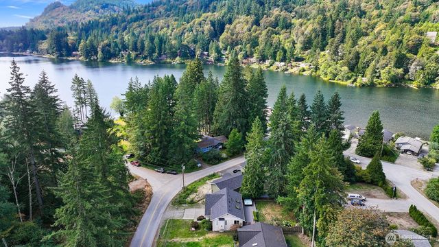 333 Lakeside Drive, Sedro Woolley, WA 98284