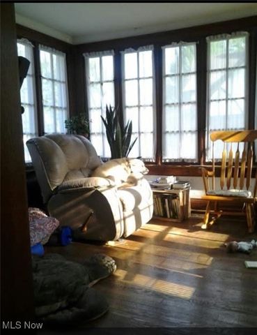 1568 W Exchange Street, Akron, OH 44313