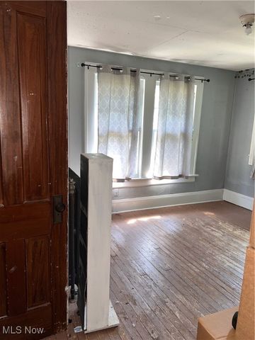 1568 W Exchange Street, Akron, OH 44313