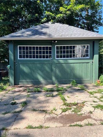 1568 W Exchange Street, Akron, OH 44313