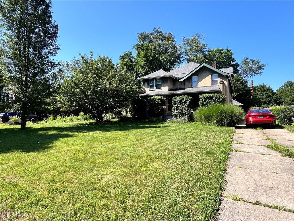 1568 W Exchange Street, Akron, OH 44313