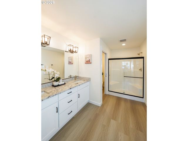 729 Periander Way, Harrisburg, OR 97446