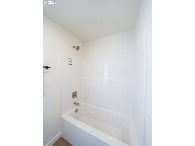 729 Periander Way, Harrisburg, OR 97446