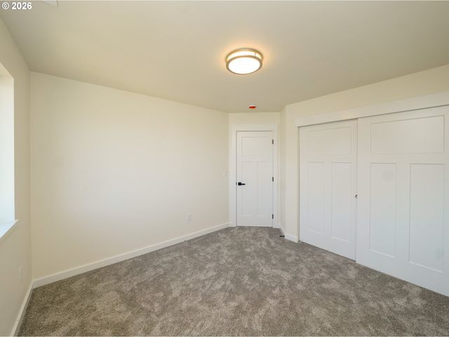 729 Periander Way, Harrisburg, OR 97446