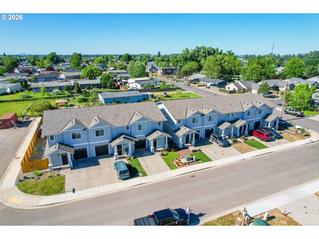 729 Periander Way, Harrisburg, OR 97446