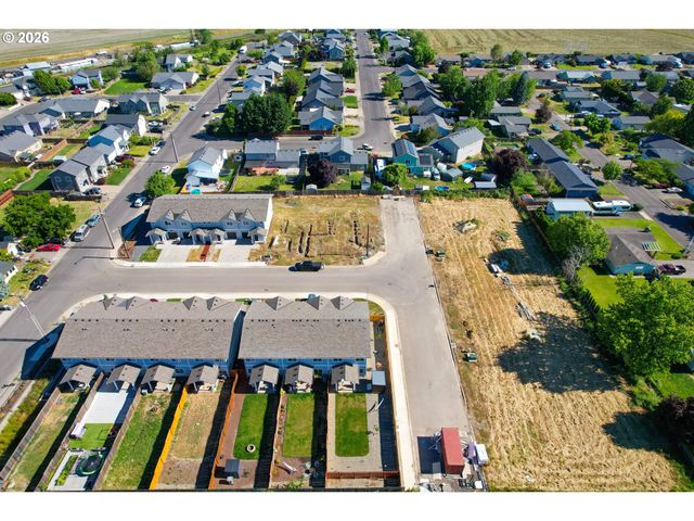 729 Periander Way, Harrisburg, OR 97446