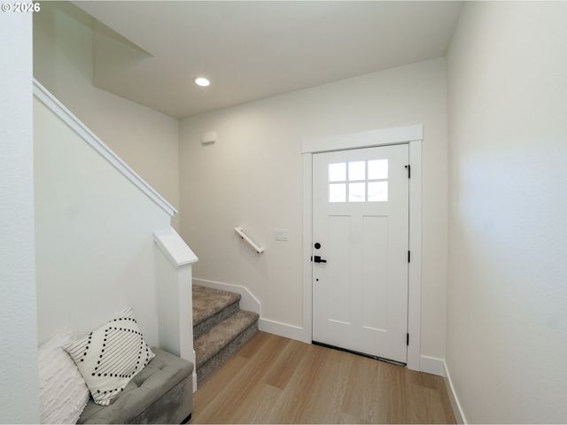 729 Periander Way, Harrisburg, OR 97446