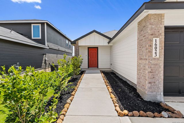 16023 Mahogany Way, Elmendorf, TX 78112