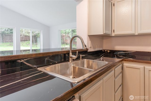 799 King Road, Winlock, WA 98596