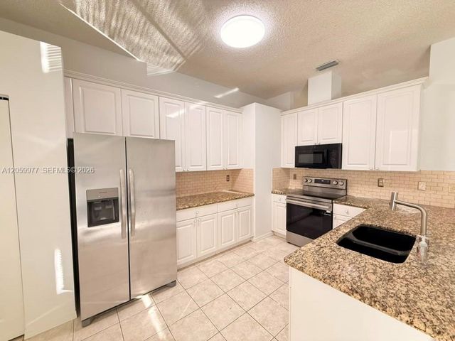 420 SE 23rd Ln 420, Homestead, FL 33033