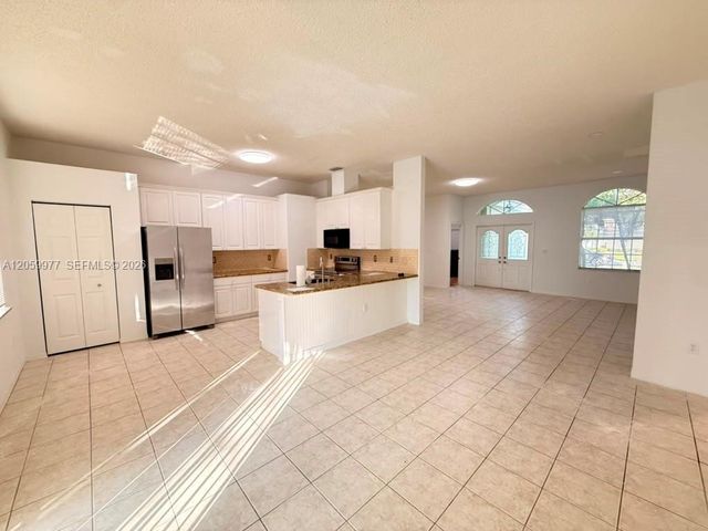 420 SE 23rd Ln 420, Homestead, FL 33033