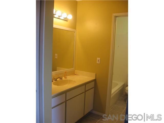 3250 Ashford L, San Diego, CA 92111