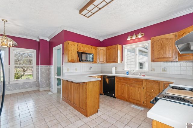 1478 Bill Thompson Road, Kuttawa, KY 42038