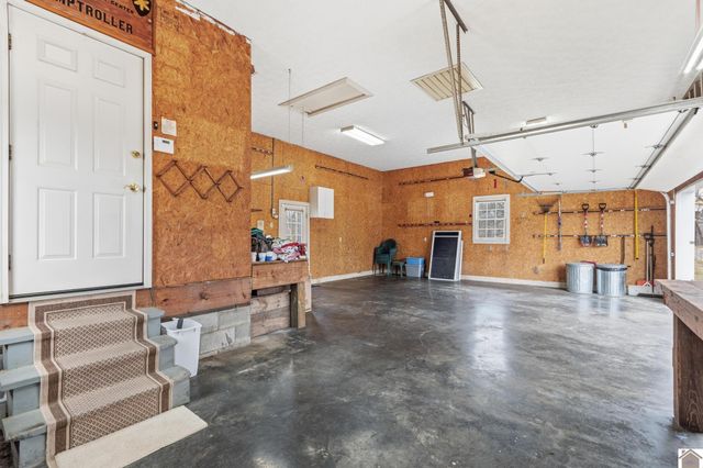 1478 Bill Thompson Road, Kuttawa, KY 42038