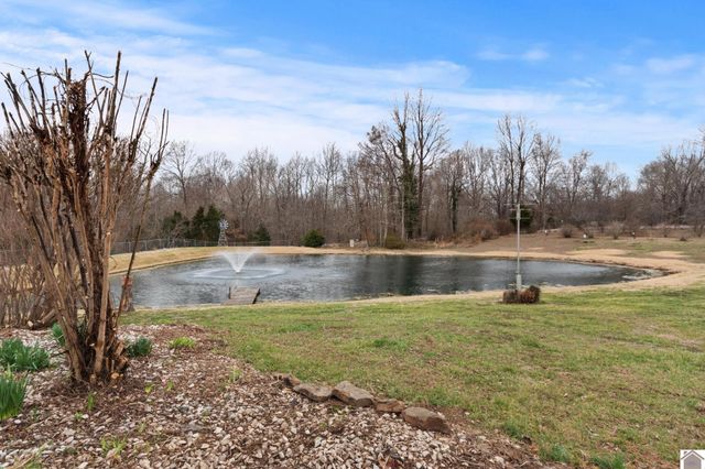 1478 Bill Thompson Road, Kuttawa, KY 42038