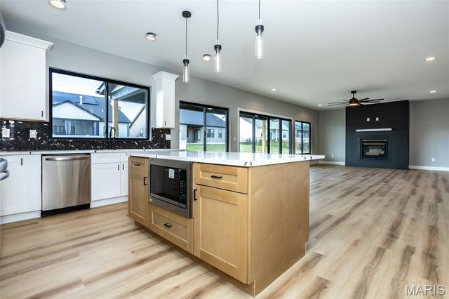 7123 Savannah Drive, Glen Carbon, IL 62034