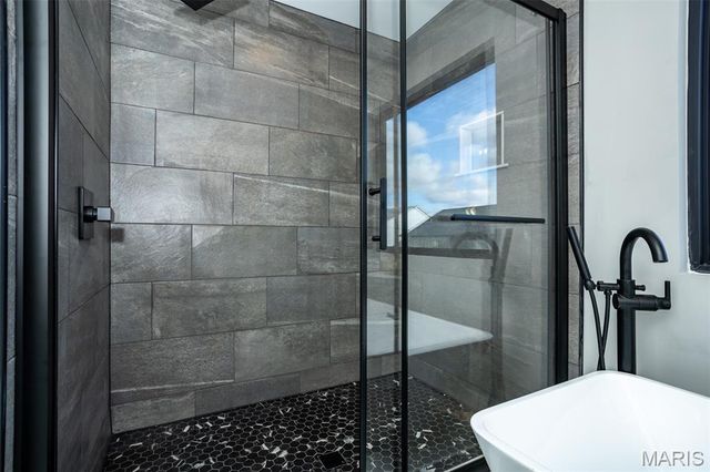 7123 Savannah Drive, Glen Carbon, IL 62034