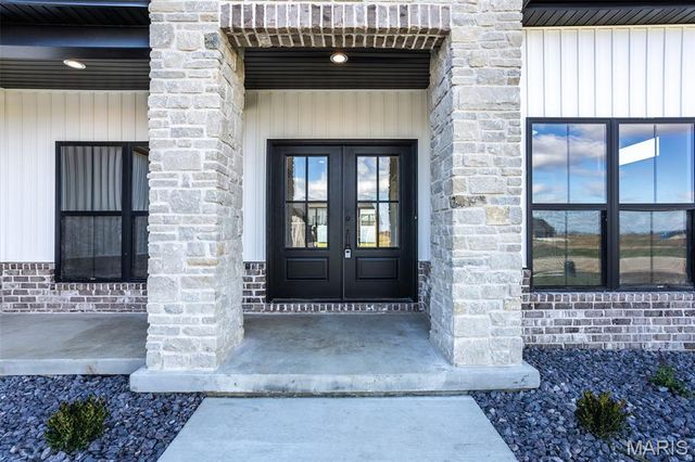 7123 Savannah Drive, Glen Carbon, IL 62034