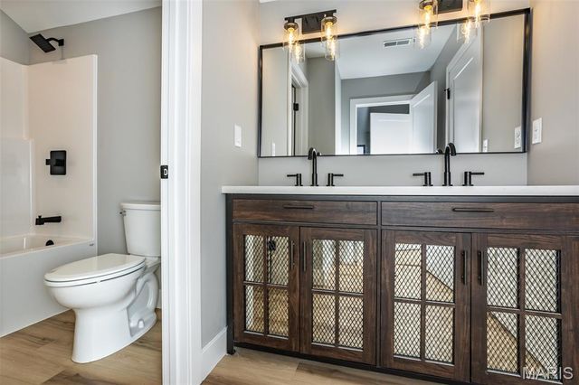 7123 Savannah Drive, Glen Carbon, IL 62034