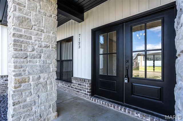 7123 Savannah Drive, Glen Carbon, IL 62034