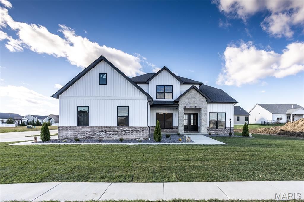 7123 Savannah Drive, Glen Carbon, IL 62034