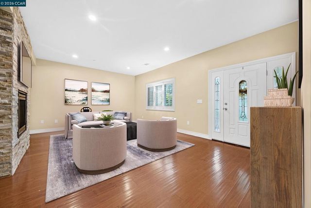 161 Valle Vista Dr, Danville, CA 94526