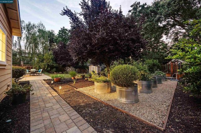 161 Valle Vista Dr, Danville, CA 94526